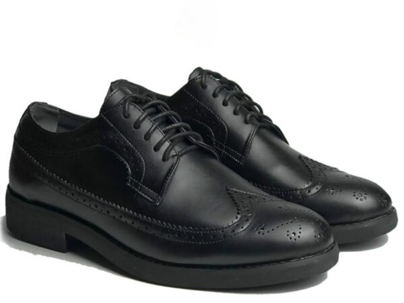 Giày tây Derby Longwing màu nâu với họa tiết đục lỗ kéo dài đến gót giày