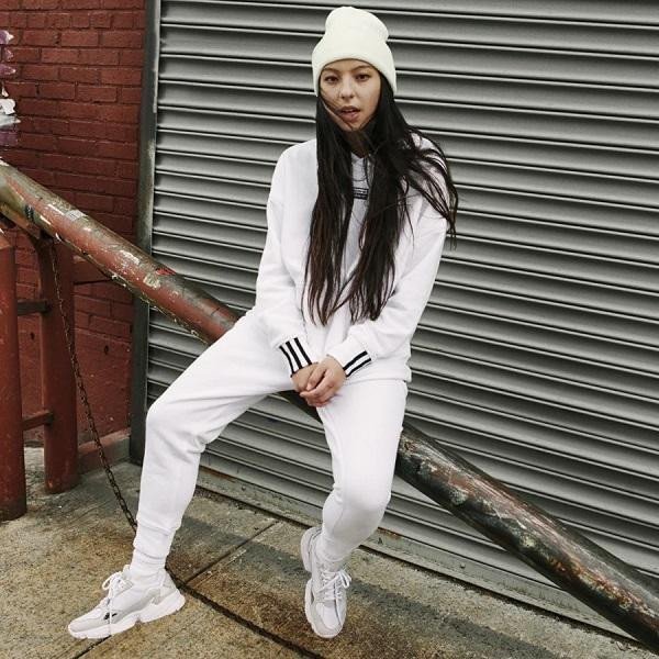 Giày thể thao nữ đế cao hàng hiệu Adidas Originals Falcon W Triple White B28128 phong cách retro