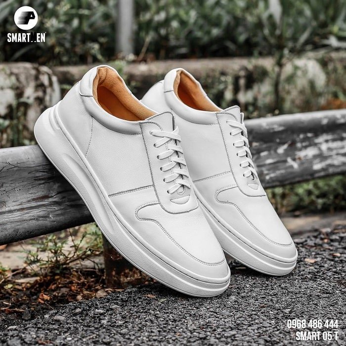 Góc chụp chéo, hình ảnh giày đá bóng đẹp tạo cảm giác động lực và thu hút