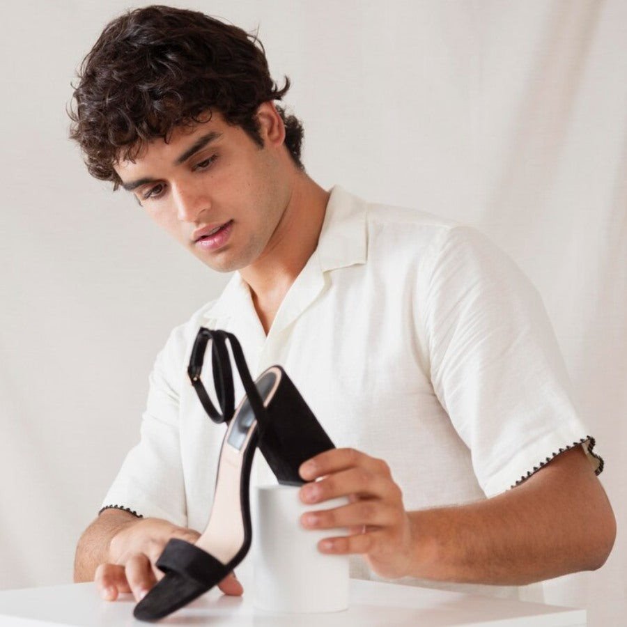 Hình ảnh minh họa cách đo chiều dài bàn chân 24cm để xác định size giày chính xác