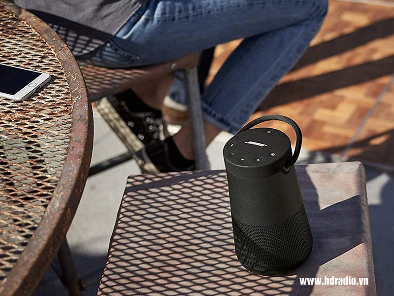 Khả năng kết nối đa loa của Bose Revolve Plus 2