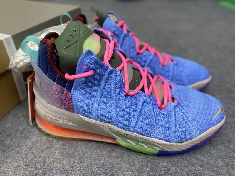 Nike LeBron 18 với công nghệ đệm tối ưu, biểu tượng của sức mạnh trên sân bóng rổ, có thể có phiên bản giày bóng rổ Nike hồng.