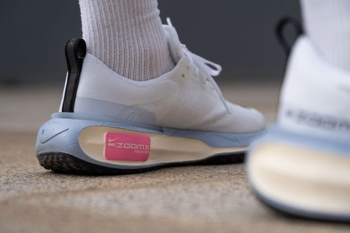 Phần gót giày nike invincible run 3 và lớp lót mới