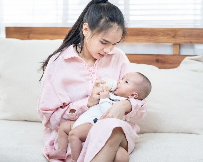 Phụ nữ sau sinh nên cân nhắc bổ sung viên uống nội tiết của Nhật để cân bằng hormone