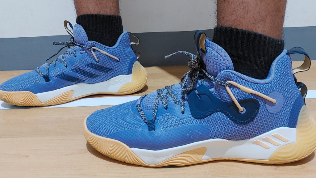 Tổng quan về hiệu năng và thiết kế của adidas Harden Stepback 3