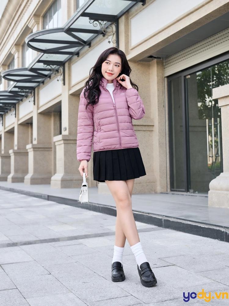 Áo khoác ấm áp phối hợp cùng giày Lolita cao gót năng động và cá tính