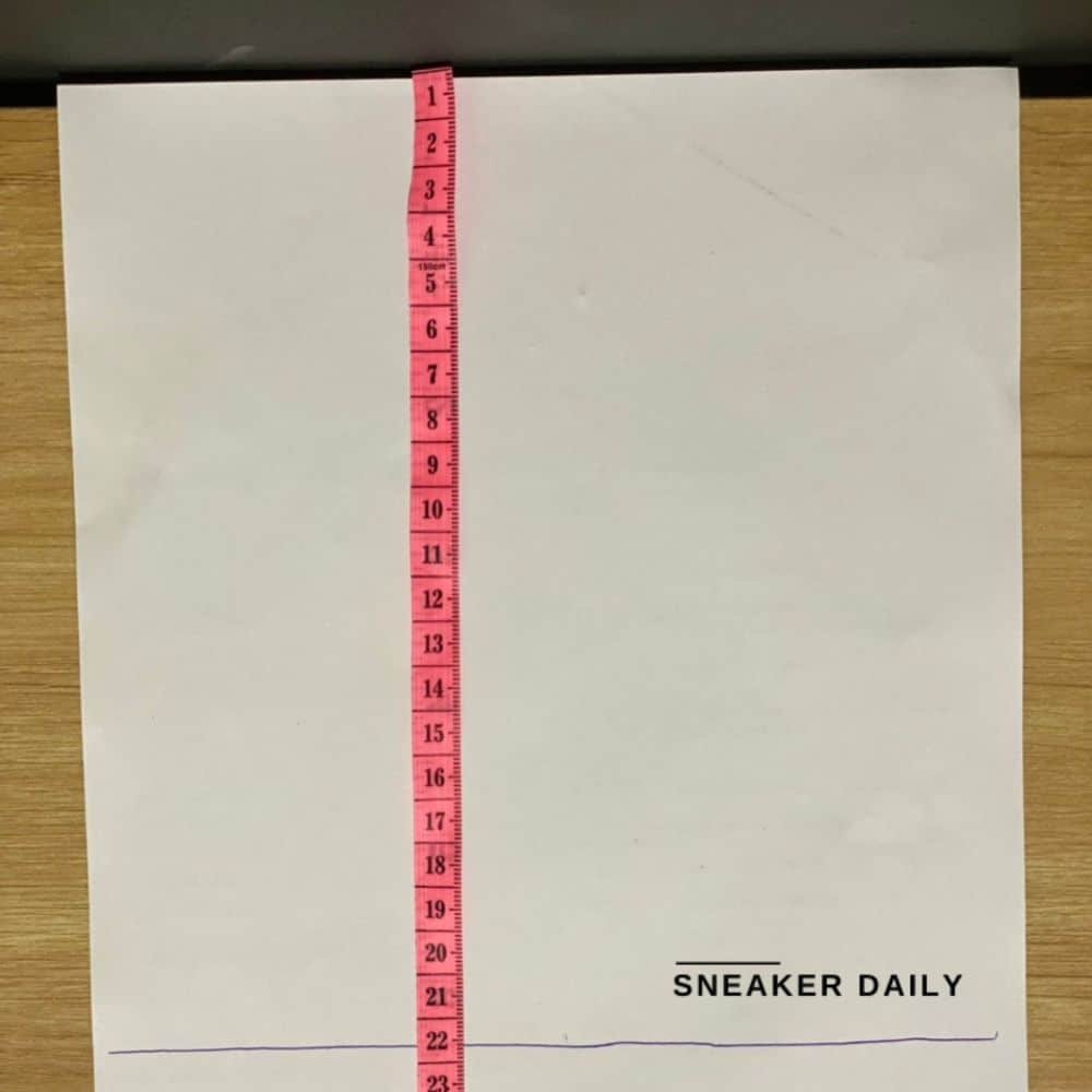 Bảng tham chiếu chiều dài bàn chân với bảng size giày sneaker