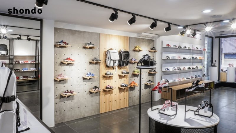 Bộ sưu tập đa dạng các kiểu dáng giày sneaker nữ, giúp phái đẹp dễ dàng tìm được đôi giày phù hợp với size chân 22cm