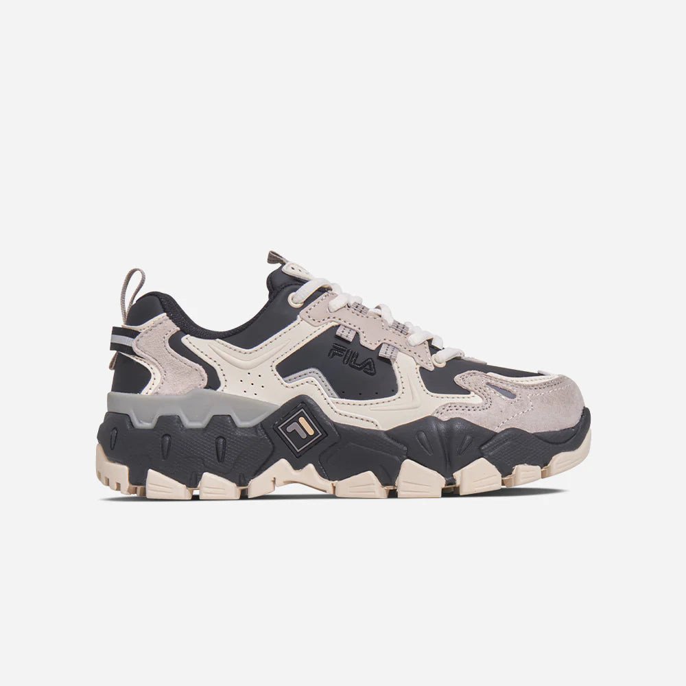 Bộ sưu tập giày sneaker thời trang cao cấp từ các thương hiệu toàn cầu
