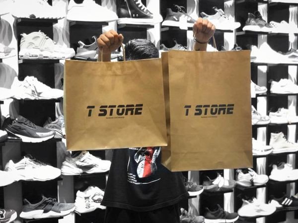 Bộ sưu tập giày thể thao "độc lạ" tại T-Store Quy Nhơn