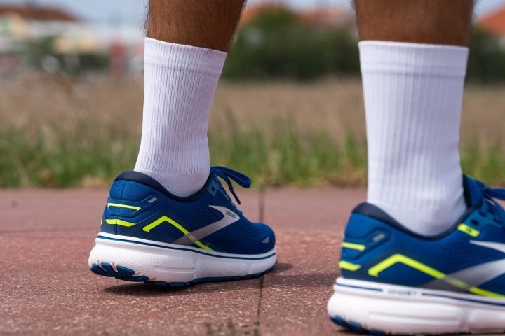 Brooks Ghost 15 chạy đường dài