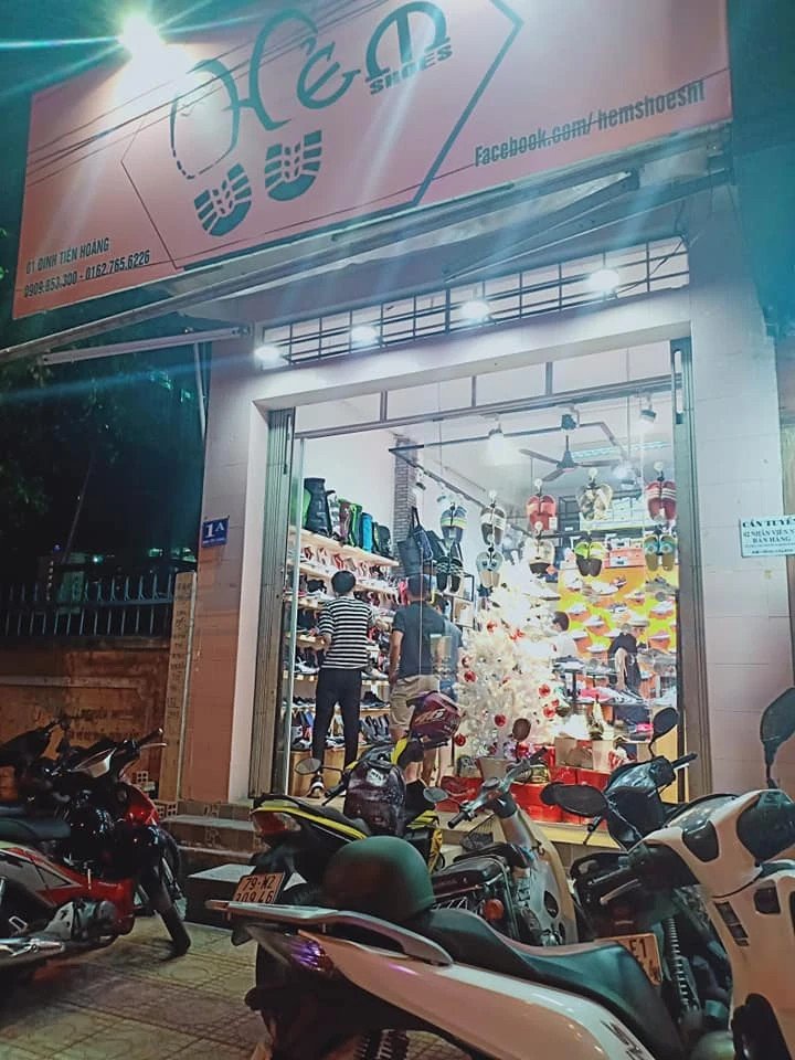 Các dòng giày Nike và Adidas độc đáo tại Hẻm Store, cửa hàng sneaker Nha Trang nổi bật