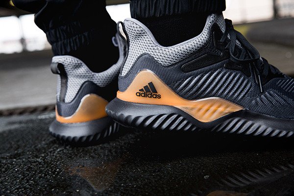 Các mẫu giày Adidas với form khác nhau, ảnh hưởng đến việc chọn size giày thể thao adidas