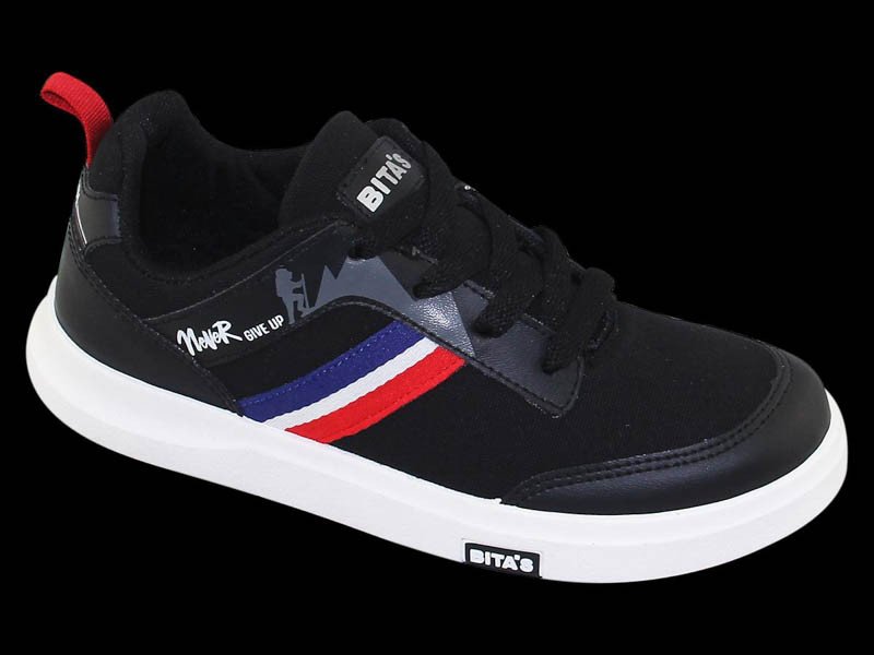 Các mẫu giày thể thao và da của Bita's, phổ biến với người tiêu dùng