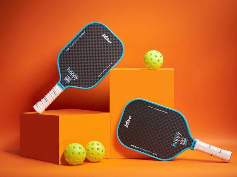 Các sản phẩm đa dạng cho nhiều môn thể thao như pickleball và bóng đá tại ETDA, bao gồm giày đá bóng.