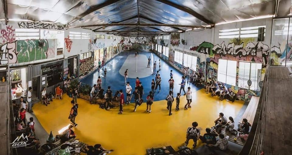 Các skater chuyên nghiệp tại sân trượt Patin Passior Bình Thạnh, điểm thuê giày trượt patin TPHCM cao cấp