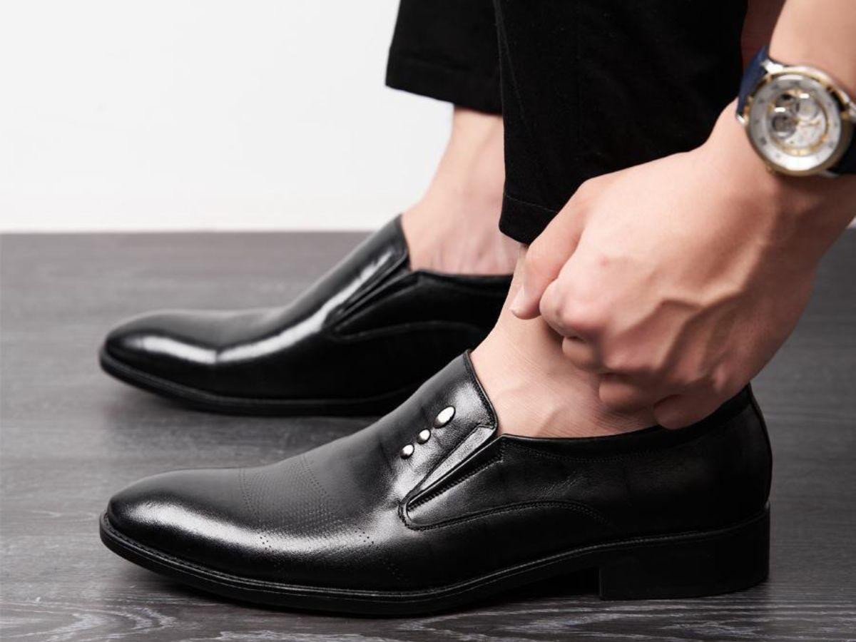 Cách chọn size giày tây nam chuẩn xác tại các shop giày