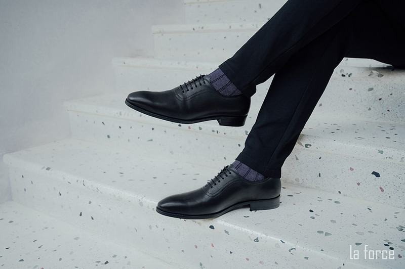 Cách chọn vớ đi giày tây công sở thanh lịch cho quý ông