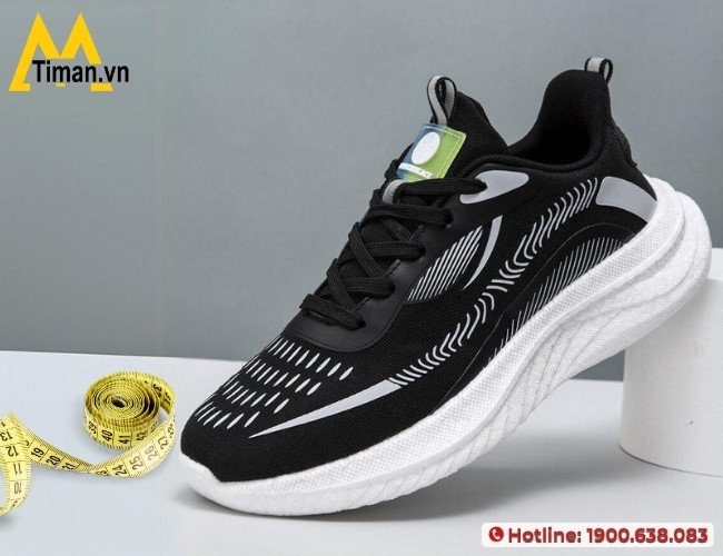 Cách thử giày thể thao nam trung niên đúng chuẩn