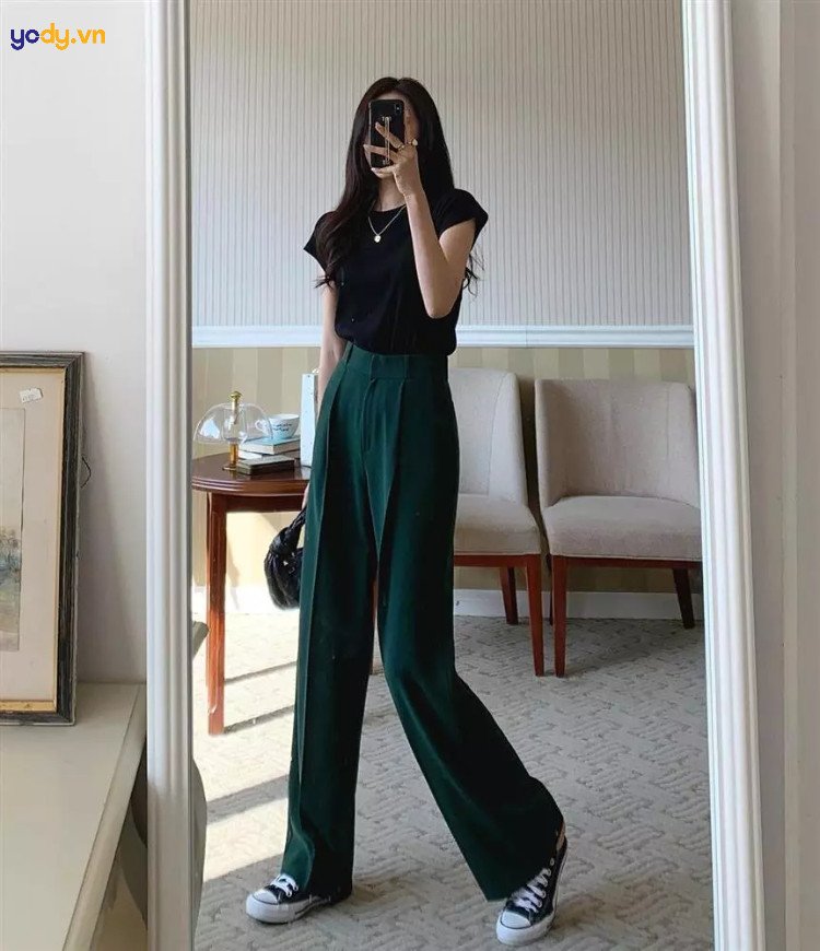 Cách xắn gấu quần sành điệu khi đi giày thể thao Yody