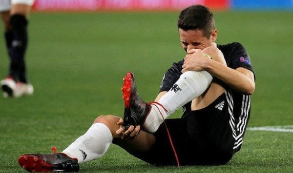 Cảnh báo nguy hiểm khi sử dụng giày đinh sắt không đúng cách