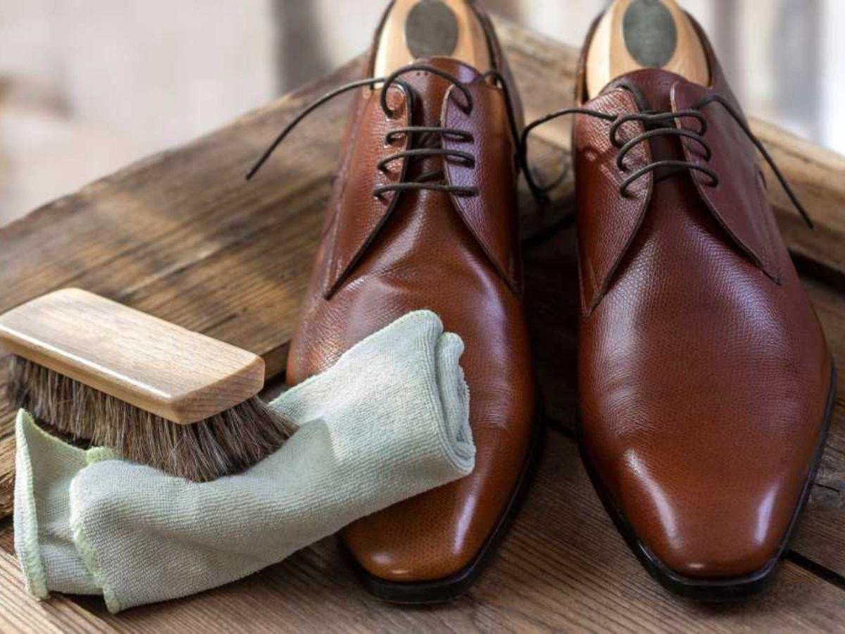 Chăm sóc giày tây nam da thật đúng cách để luôn bền đẹp