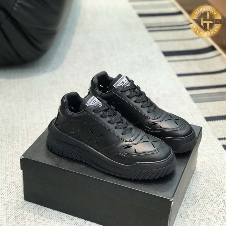 Chất liệu cao cấp, đế giày thể thao Versace nữ mang lại sự êm ái, bền bỉ