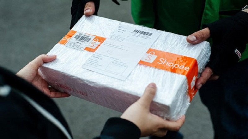 Chi phí đổi trả hàng trên Shopee khi giày không vừa size