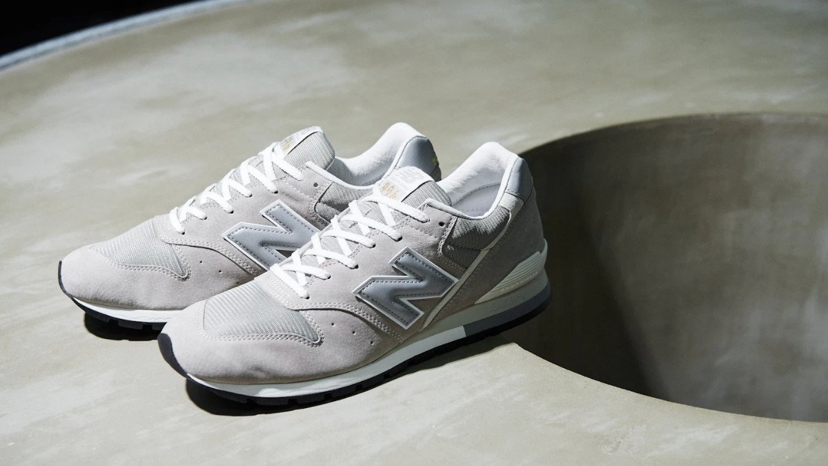 Chi tiết đường may tỉ mỉ và chất liệu cao cấp trên giày New Balance 996
