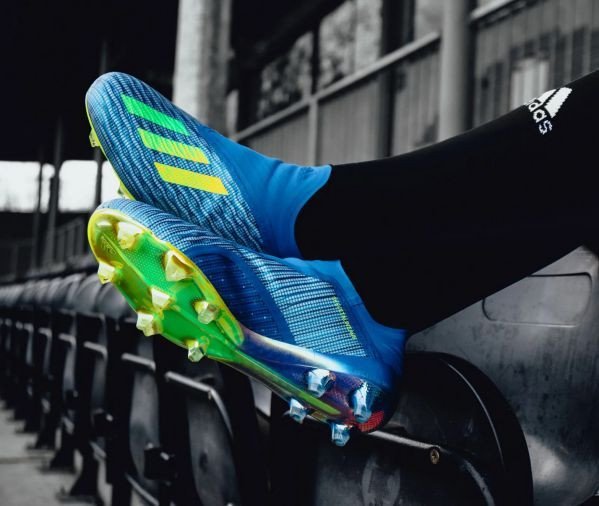 Chi tiết giày đá bóng Adidas X18+ phiên bản không dây cao cấp nhất