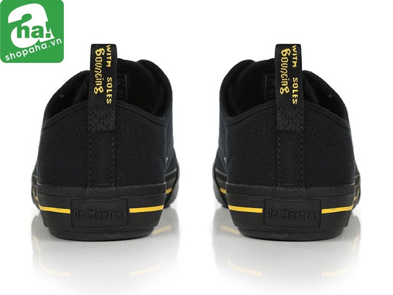 Chi tiết giày lười Dr. Martens với chất liệu da mềm mại, êm ái