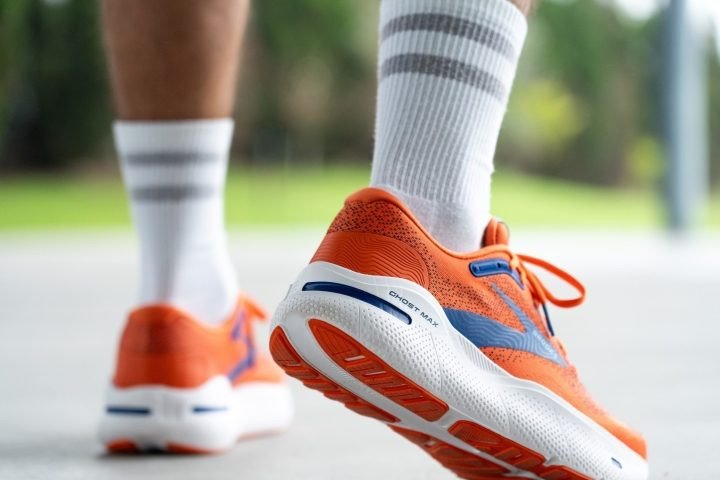 Chiều cao đế giày chạy bộ Brooks