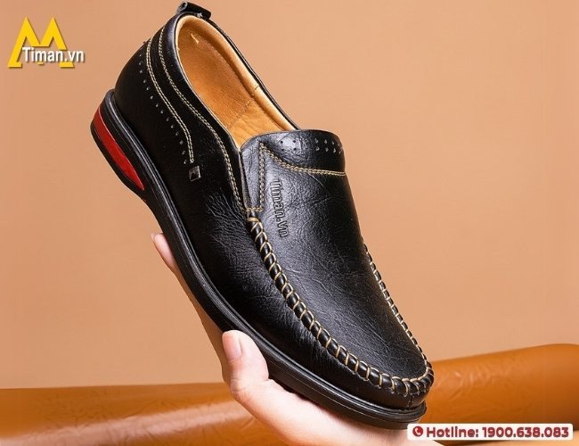 Chọn kiểu dáng giày lười cao su nam phù hợp với phong cách cá nhân