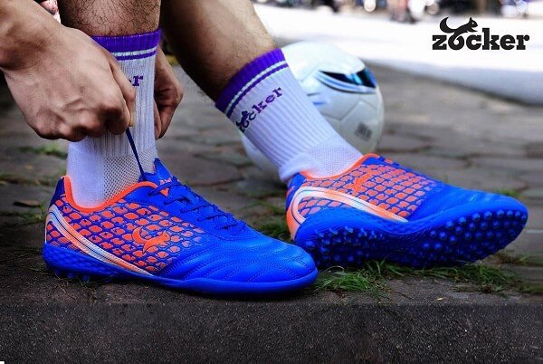 Chọn size giày bóng đá cho phủi thủ