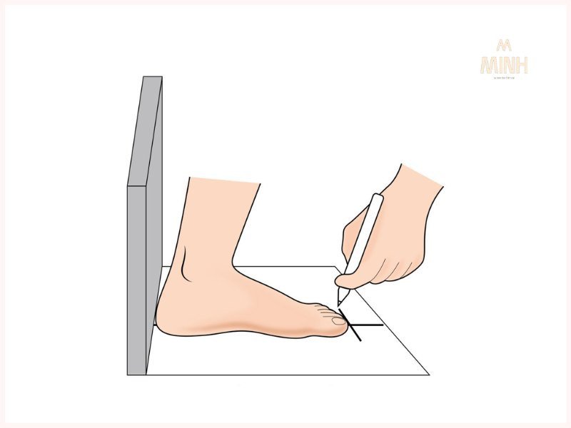 Chuẩn bị dụng cụ đầy đủ trước khi đo size giày asics nam
