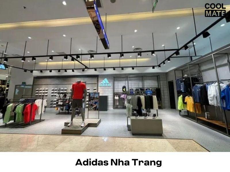 Cửa hàng Adidas Store Nha Trang trưng bày nhiều mẫu giày thể thao