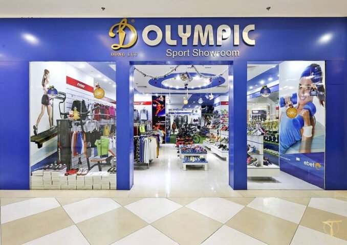 Cửa hàng Động Lực Sport chuyên bán giày đá bóng chính hãng và phụ kiện