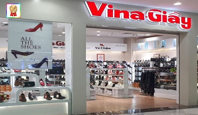 Cửa hàng Vina Giầy, một thương hiệu giày dép lâu đời trong thị trường giày sneaker tại Việt Nam