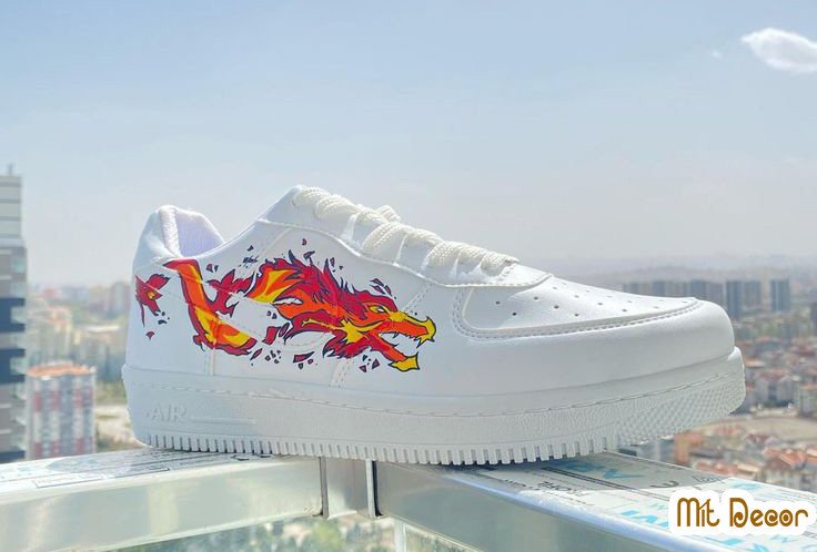 Custom giày sneaker cá tính