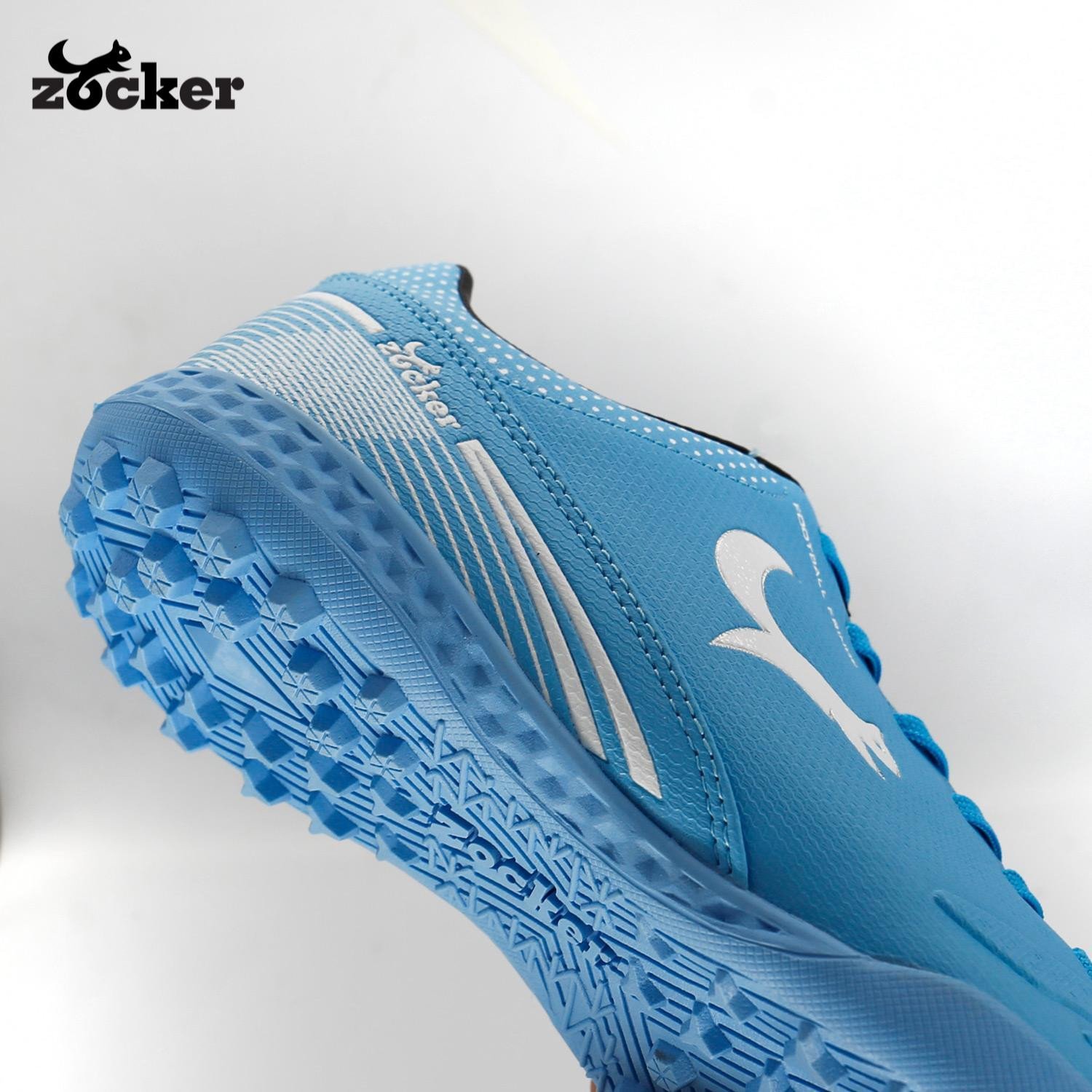 Đế giày đá bóng đinh TF mỏng, tối ưu cho cảm giác bóng và sự linh hoạt