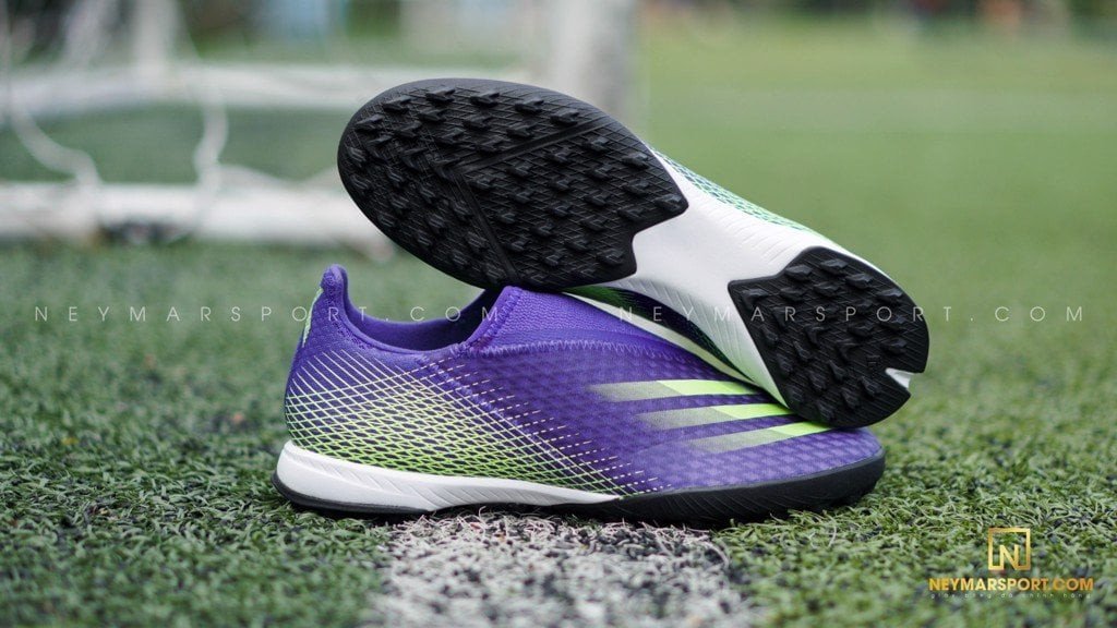 Đế giày và đinh TF của mẫu giày bóng đá không dây Adidas X Ghosted .3