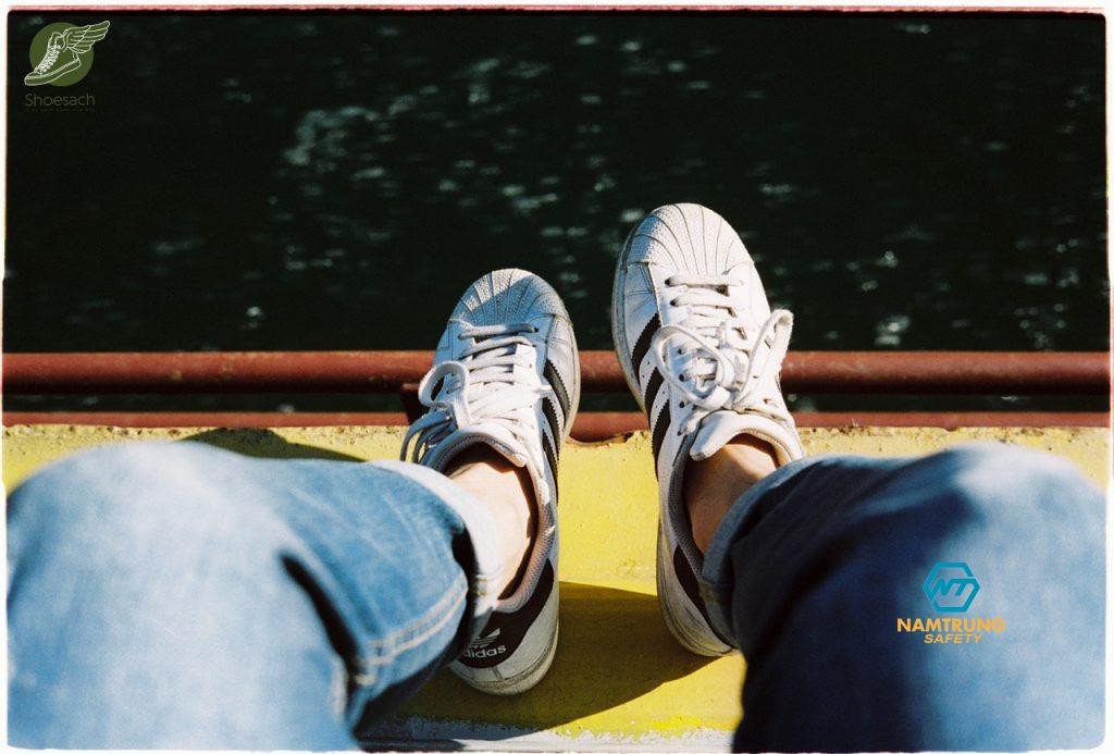 Dịch vụ phục hồi giày sneaker tại Hà Nội của Shoesach Shoes Cleaning