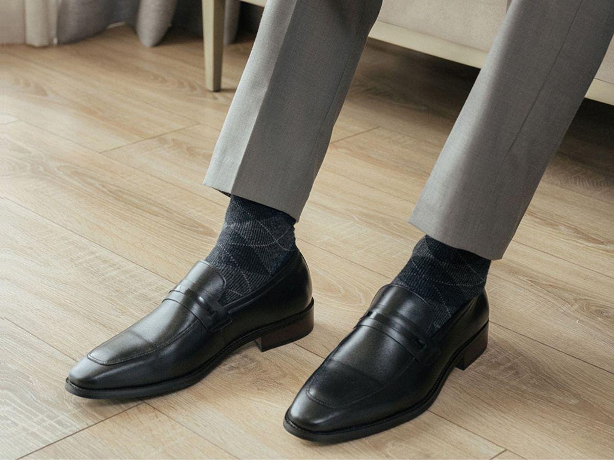 Đọc đánh giá khách hàng giúp chọn shop giày tây nam uy tín tại Hà Nội