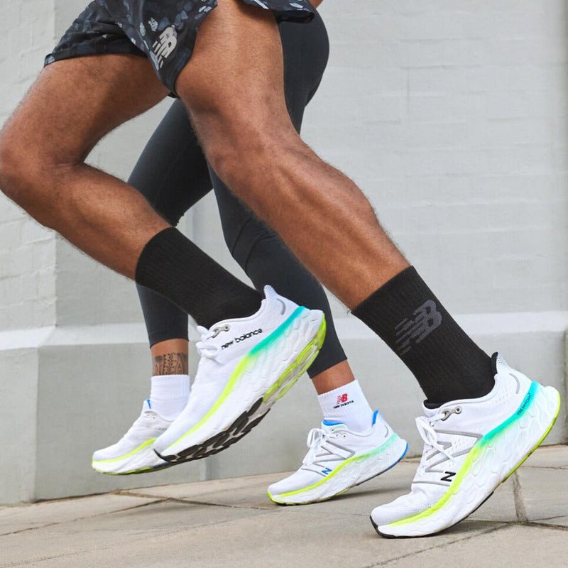 Đôi giày New Balance cho bé với công nghệ đệm êm ái, hỗ trợ đôi chân phát triển