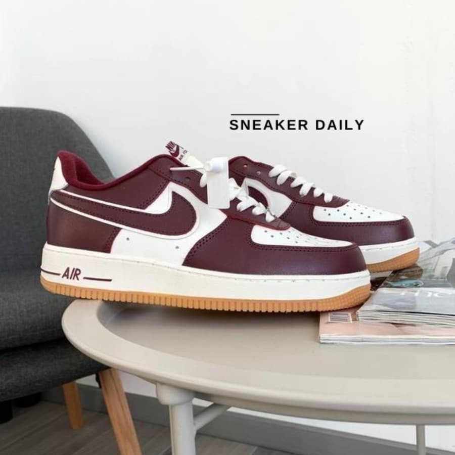 Đôi giày sneaker Nike Air Force 1 '07 LV8 phiên bản màu Night Maroon cổ điển