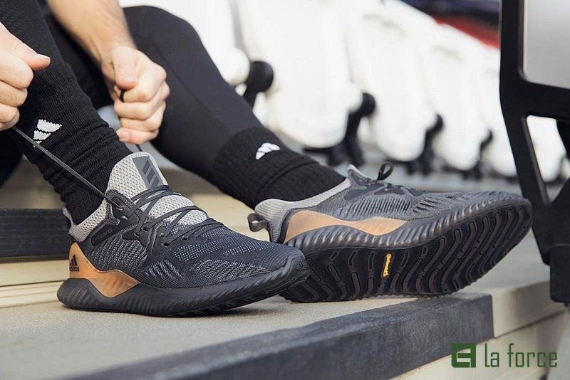 Đôi giày tập gym nam mạnh mẽ, hỗ trợ tốt cho các bài tập toàn thân