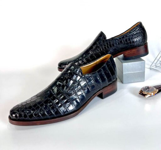 Đôi giày tây nam làm từ da cá sấu thật của thương hiệu Hoàng Long