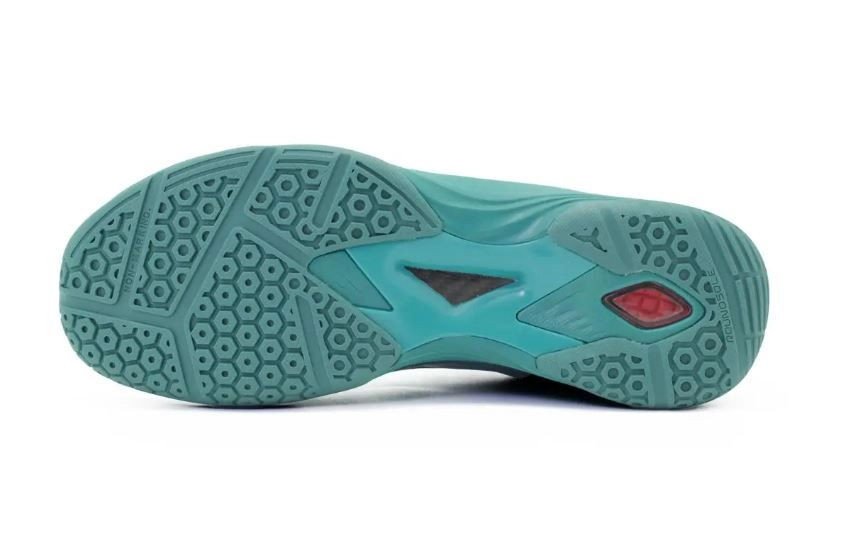 Đôi giày Yonex Blaze 3 màu xanh lá năng động cho người chơi
