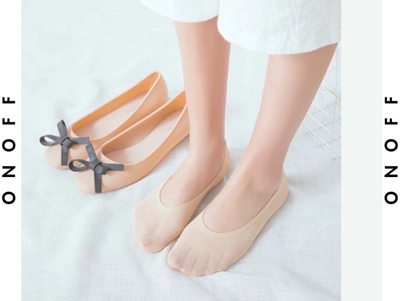 Đôi vớ mỏng nhẹ màu be là lựa chọn hàng đầu khi mang giày búp bê