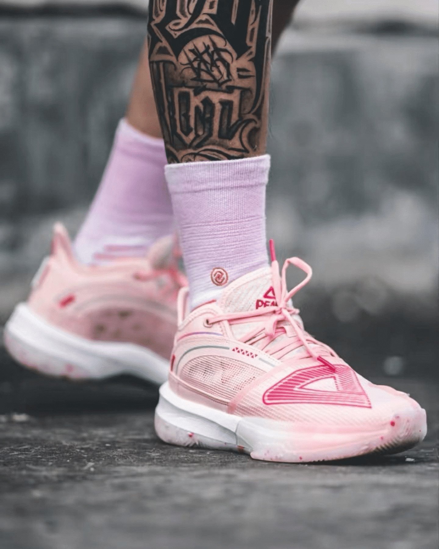 Dòng giày sneaker Peak phù hợp cho cả tập luyện và đi hàng ngày